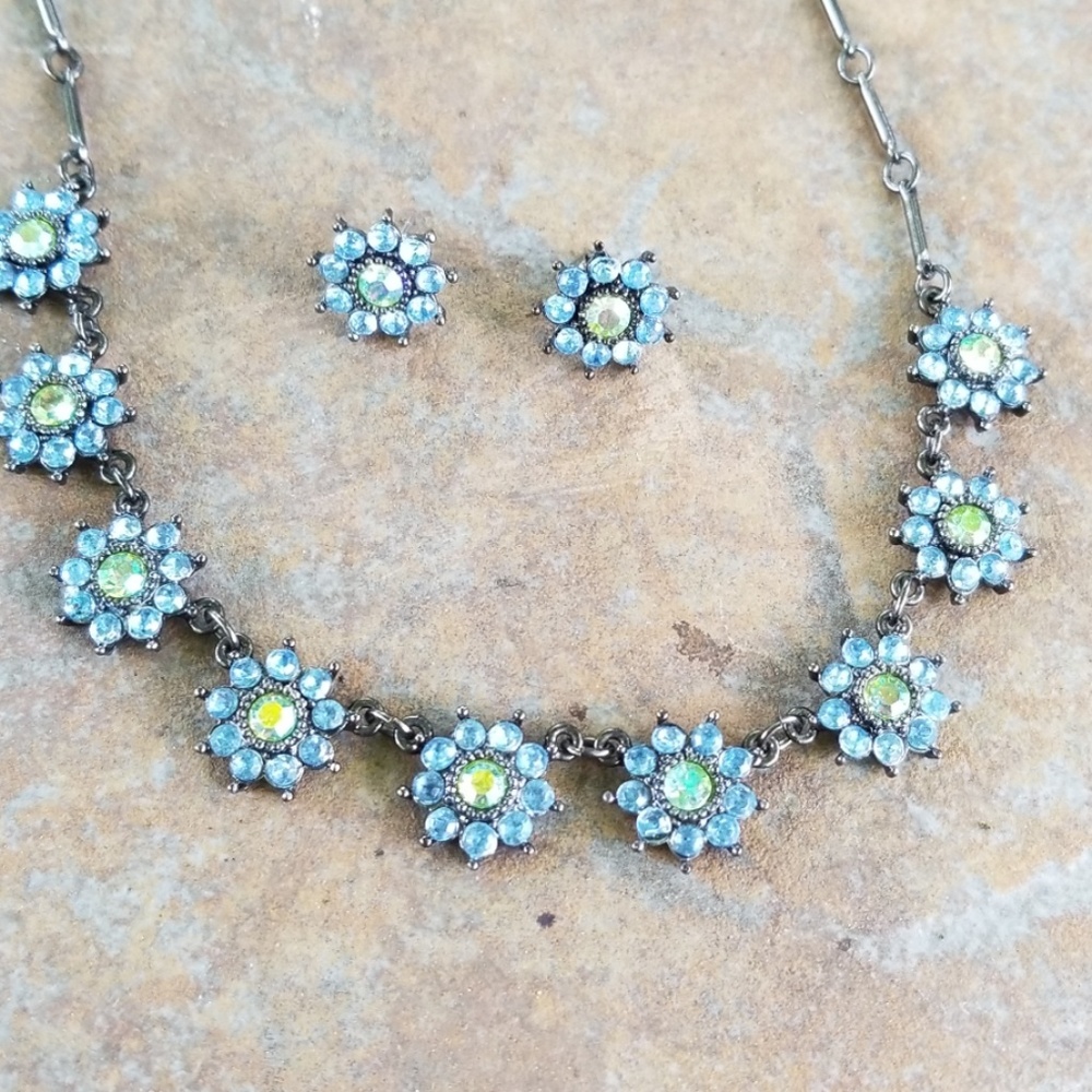 Sparkly blue flower earrings and necklace
